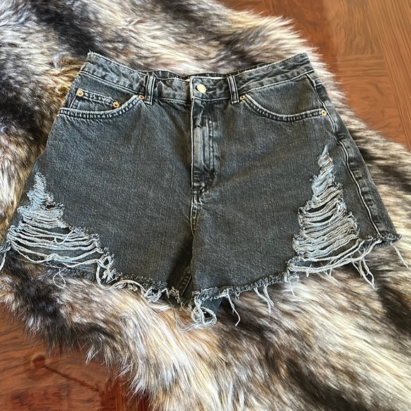 Topshop Pants - Topshop Women’s Black Distressed Jean Shorts